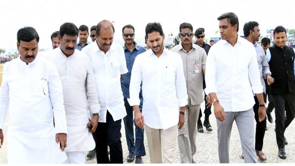 YSRC ने राज्‍य भर में शुरू किया जनसंपर्क अभियान, हर दिन 15 परिवारों के साथ करेंगे बातचीत