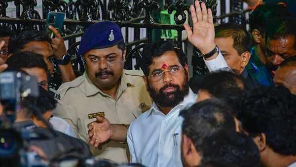 मुंबई में बढ़ा प्रदूषण तो एक्शन में दिखे CM शिंदे, मेगा प्लान में बताया कैसे पाएंगे इसपर काबू