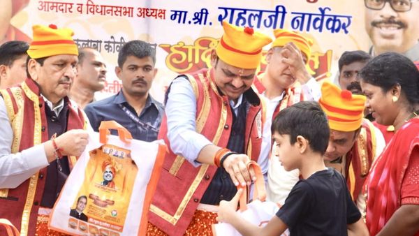 महाराष्ट्र: देवेंद्र फडणवीस ने मछुआरों के साथ मनाई दिवाली, जानें शिवसेना गुटों के बीच हुई झड़प पर क्या बोले