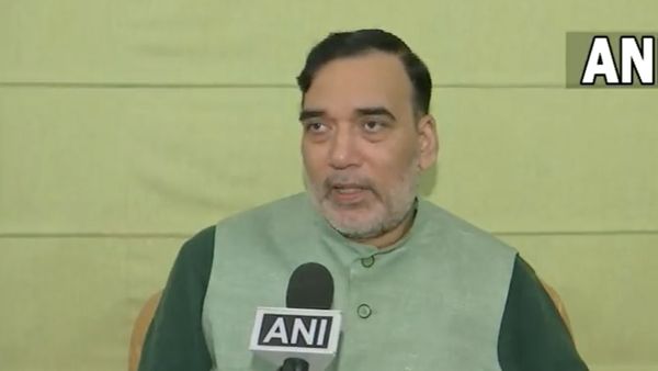 दिल्ली: 'दीया जलाएं, पटाखे न फोड़ें', प्रदूषण को लेकर गोपाल राय ने की अपील