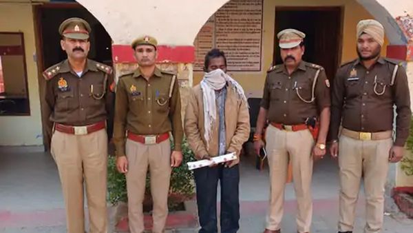 UP News: गांव के शख्स ने छोटी सी बात पर कर दी थी ग्राम प्रधान की हत्या, मामला जानने के बाद गांव वाले हैरान