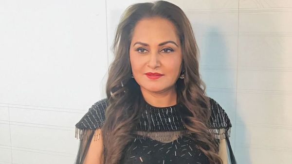 Jaya Prada की बढ़ी मुश्किलें, कोर्ट ने जारी किया गैर जमानती वारंट, ये है पूरा मामला