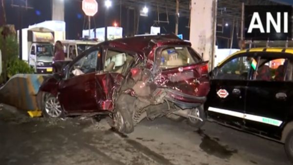 मुंबई के बांद्रा-वर्ली सी लिंक पर 6 कारों की जोरदार टक्कर, 3 की मौत, 9 घायल