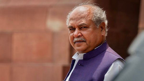 MP से चुनाव लड़ रहे नरेंद्र सिंह तोमर की कितनी है कुल संपत्ति? कितनी है महीने भर की कमाई, जानें नेटवर्थ