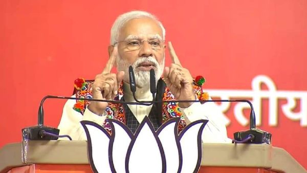 Barwani से PM MODI ने साधा निशाना, बोले- खाली तिजोरी भरने के लिए MP पर कब्जा चाहती है कांग्रेस