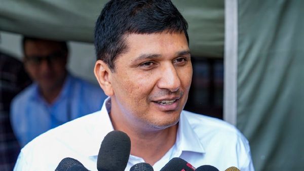 'भाई-बहन के अटूट प्रेम का प्रतीक...', AAP विधायक सौरभ भारद्वाज ने दी भाई दूज की शुभकामनाएं
