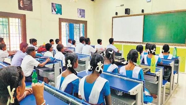 'ओडिशा के स्मार्ट स्कूल का उद्देश्य कैसे होगा पूरा', संस्कृत विषय के टीचर की कमी पर छात्र ने उठाए सवाल