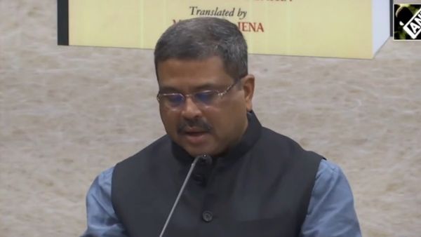 ओडिशा: 'PM श्री स्कूलों की स्थापना के लिए MoU पर करवा दें हस्ताक्षर', नवीन पटनायक से धर्मेंद्र प्रधान का आग्रह
