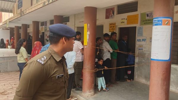 Rajasthan Voting Percentage 2023: राजस्‍थान में 11 बजे तक 24.74% मतदान, वोट देने में धौलपुर जिला सबसे आगे