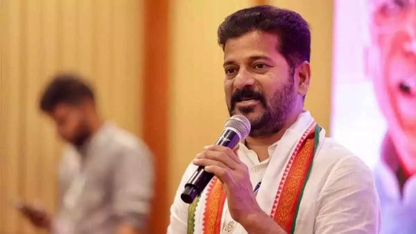 हैदराबाद: रेवंत रेड्डी ने KCR को दी चुनौती, कहा- 24 घंटे बिजली आपूर्ति के दावे को साबित करें