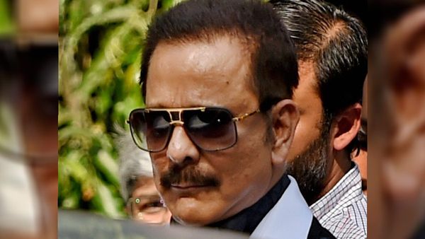 सहारा इंडिया समूह के संस्थापक सुब्रत रॉय का लंबी बीमारी के बाद 75 साल की आयु में निधन