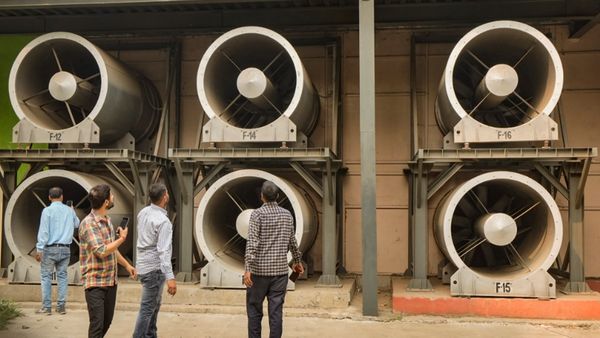 दिल्ली के कनॉट प्लेस स्थित स्मॉग टॉवर को किया गया शुरू, प्रदूषण को कम करने में मिलेगी मदद