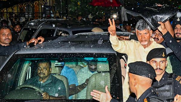 तेलंगाना चुनाव से बाहर हुई टीडीपी, किसके पास जाएगा उसका वोटबैंक