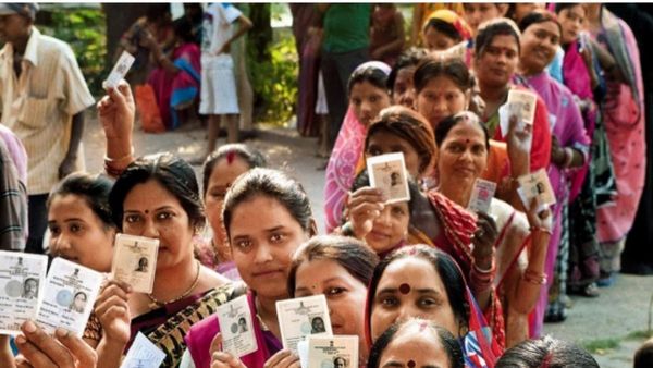 तेलंगाना चुनाव में इस बार पुरुषों की अपेक्षा अधिक हैं महिला वोटर,  8.85 लाख नए जुड़े हैं नए मतदाता 