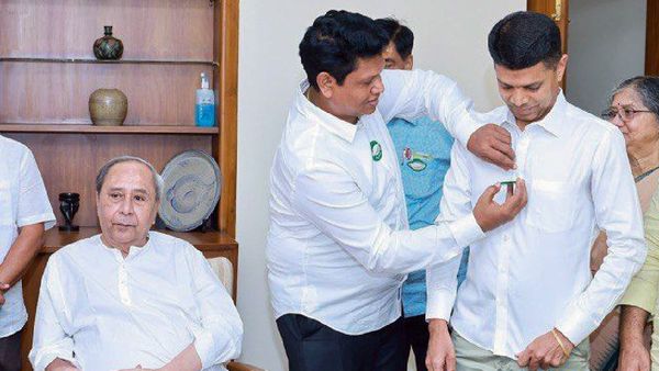 वीके पांडियन: एक नई जिम्मेदारी, फिर नई शुरुआत