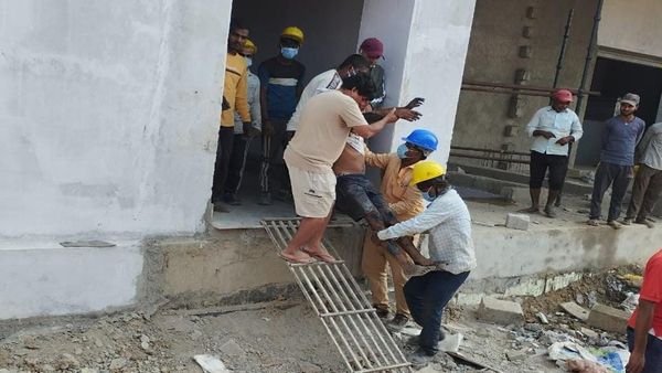 Gwalior News: हवाईअड्डे की निर्माणाधीन इमारत में केमिकल विस्फोट, जहरीली गैस में फंसे मजदूरों का हुआ रेस्क्यू