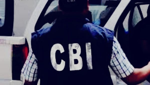 Bhopal News: राजधानी में CBI की बड़ी कार्रवाई, घूस लेते धाराएं बीएसएनएल के प्रधान महाप्रबंधक महेंद्र सिंह