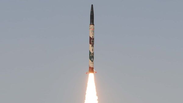 'Agni-1' बैलिस्टिक मिसाइल का हुआ सफल ट्रेनिंग लॉन्च, दुश्मन देशों पर आसमान से बरसाएगी आग