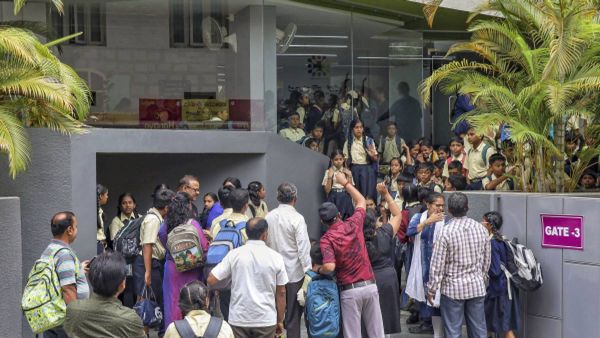 'इस्लाम अपनाओ या मर जाओ, अल्लाहु अकबर', बेंगलुरु के 48 प्राइवेट स्कूलों पर मुजाहिदीन ग्रुप के ई-मेल से संकट