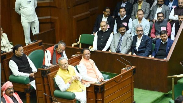 छत्तीसगढ़ विधानसभा का शीतकालीन सत्र शुरू, रमन सिंह बने विधानसभा अध्यक्ष