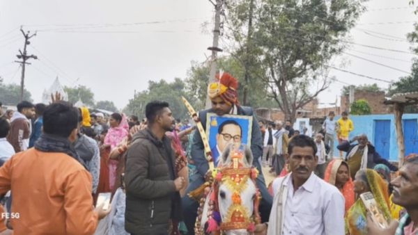 Chhatarpur News: छतरपुर के इस गांव में पुलिस के पहरे में घोड़ी पर चढ़ा दूल्हा, तोड़ी सालों पुरानी परंपरा