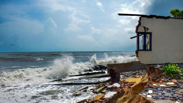 Weather: चक्रवात मिचौंग 5 दिसंबर को आंध्र प्रदेश के तट से टकराएगा, इन राज्यों में बारिश का अलर्ट