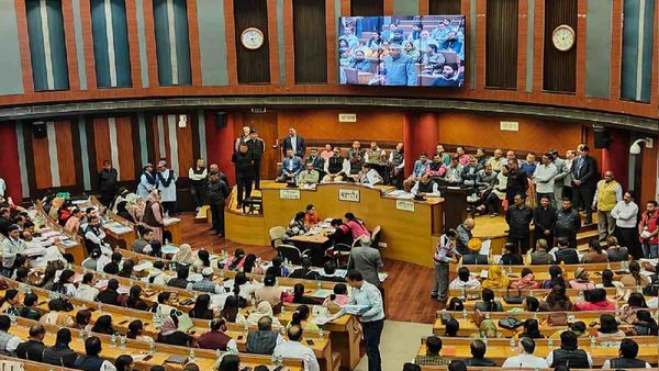 Delhi MCD: दिल्ली नगर निगम बजट की तैयारी शुरू, सदन में प्रस्ताव पेश