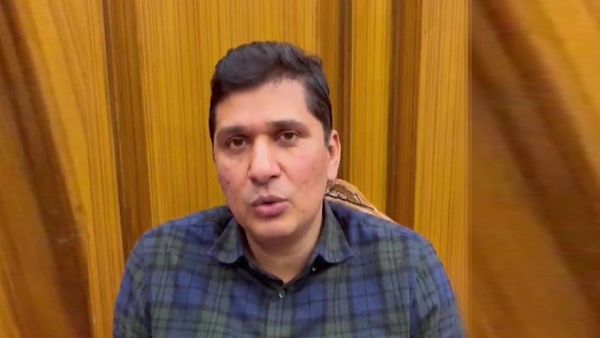 Delhi News: विजय दिवस की 52वीं वर्षगांठ, मंत्री सौरभ भारद्वाज ने किया शहीदों को नमन