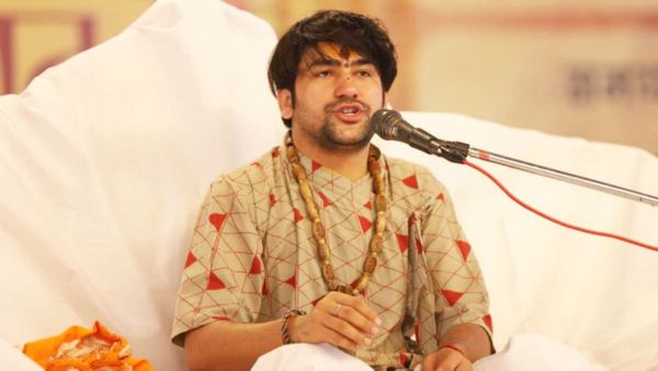 पंडित धीरेंद्र शास्त्री ने बताया लवेरिया पत्र में लड़कियां जान देने की देती हैं धमकी, अब जल्द करेंगे शादी