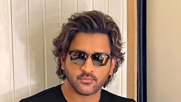 'किसी दिन सुबह उठूंगा और कटवा दूंगा', आखिर क्यों अपने लंबे बालों से परेशान हैं धोनी
