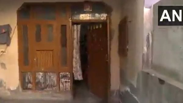 Parliament Security Breach: हिरासत में लिए गए विक्की शर्मा और उनकी पत्नी को भेजा वापस घर, फिर होगी पूछताछ