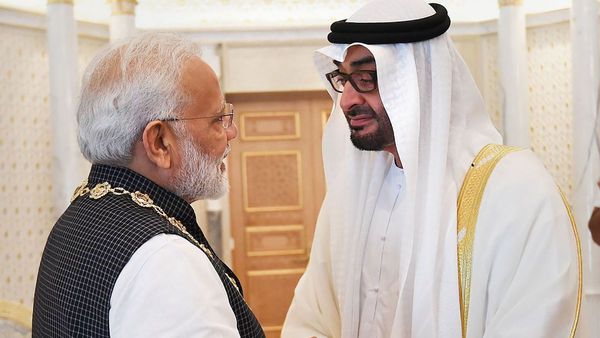 संयुक्त अरब अमीरात से पहली बार रुपये में खरीदा गया कच्चा तेल, नये सौदे, नई डील्स की तलाश में भारत, जानें फायदे