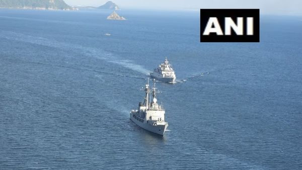 Indian Navy: अरब सागर में अगवा हुआ मालवाहक जहाज, भारतीय नौसेना ने कराया आजाद