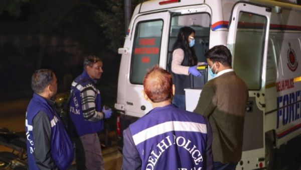 इजरायली दूतावास के पास धमाका, CCTV में दिखे 2 संदिग्ध, NIA भी जांच में जुटी