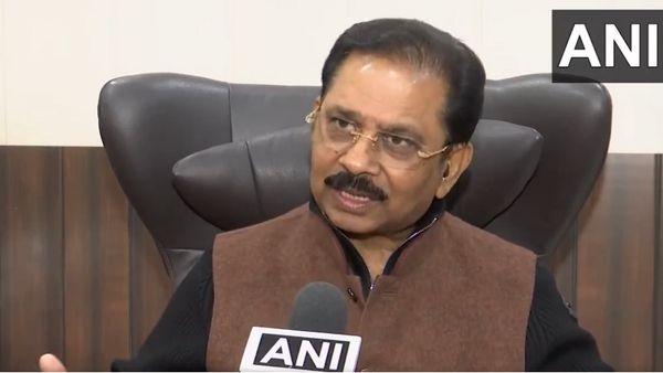 आईटी रेड के बाद पहली बार मीडिया के सामने आए कांग्रेस सांसद धीरज साहू, जानें छापेमारी को लेकर क्या बोले?