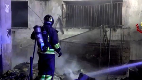 इटली के अस्पताल में लगी भीषण आग, 3 की मौत, 200 लोगों को निकाला बाहर, गर्भवती महिला और बच्चे शामिल