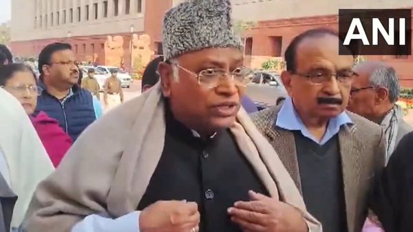'मेरी जाति हमेशा प्रभावित होती है, मुझे सदन में...', मिमिक्री विवाद पर जगदीप धनखड़ से बोले मल्लिकार्जुन खड़गे