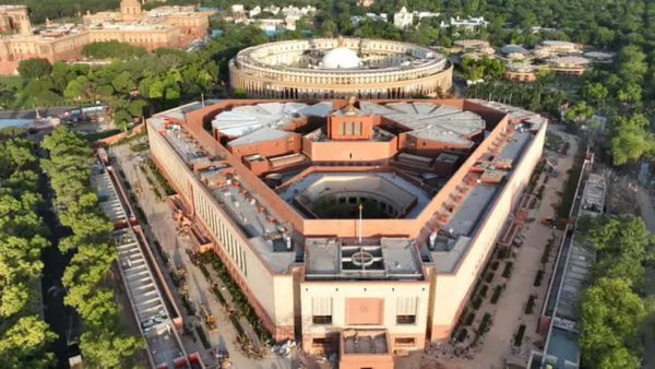 संसद अनिश्चितकालीन के लिए स्थगित, आज भी 3 सांसद निलंबित, जानें इनके नाम