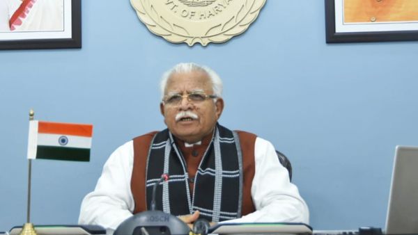 भ्रष्टाचार विरोधी दिवस कार्यक्रम में शामिल हुए सीएम खट्टर, 16 अधिकारियों व कर्मचारियों को किया सम्मानित