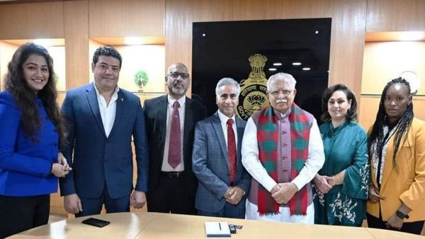 सीएम खट्टर से मिला वर्ल्ड कबड्डी का प्रतिनिधि मंडल, महिला कबड्डी को बढ़ावा देने का किया आग्रह