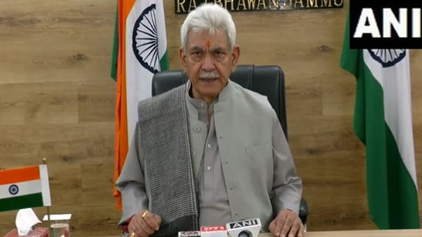 JK में किसी को भी राजनीतिक वजह से गिरफ्तार-हाउस अरेस्ट नहीं किया गया: एलजी मनोज सिन्हा