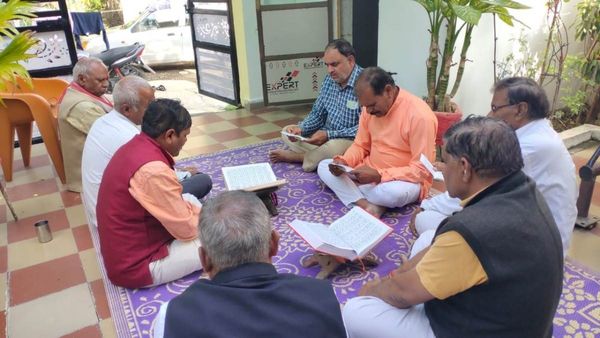 MP CM Name: नए सीएम के लिए सुंदर कांड, शिवराज सिंह के नाम के लिए प्रार्थना, मंदिर में अर्जी