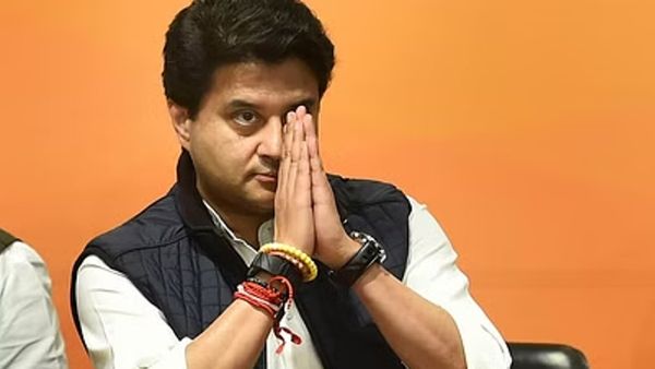 MP Results: 'किसी ने मेरे कद के बारे में बात की थी', BJP की वापसी पर प्रियंका गांधी को सिंधिया का करारा जवाब