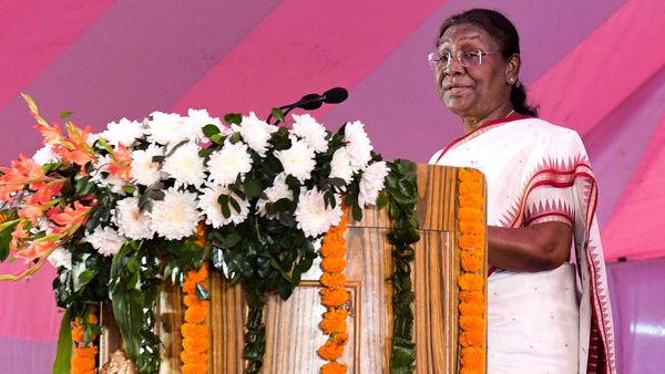 राष्ट्रपति मुर्मू ने नरेंद्र सिंह तोमर समेत 3 केंद्रीय मंत्रियों का इस्तीफा किया स्वीकार, इन्हें मिला प्रभार