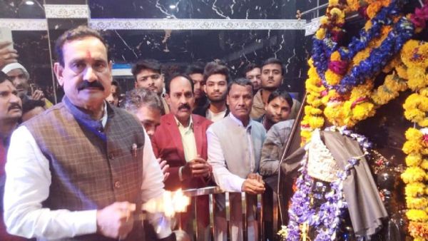 कर्मवीर को फर्क न पड़ता किसी जीत या हार का, दतिया से चुनाव हारने के बाद अब कविता बोलते नरोत्तम का वीडियो वायरल