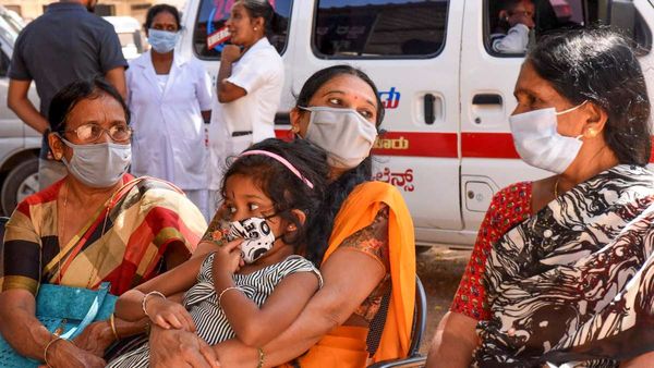 'इंसान और वायरस के बीच की लड़ाई', नए Covid सब वैरिएंट JN.1 को लेकर AIIMS डॉक्टरों ने चेताया