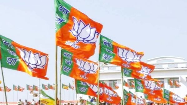 CG Election Result: रुझानों में भाजपा को बहुमत, कांग्रेस के कई मंत्री पिछड़े, 54 सीटों पर आगे नजर आ रही पार्टी