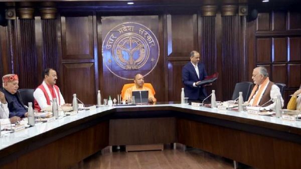 Yogi Cabinet ने इन महत्वपूर्ण 19 प्रस्तावों पर लगाई मुहर,जानिए किन नीतियों को मिली मंजूरी