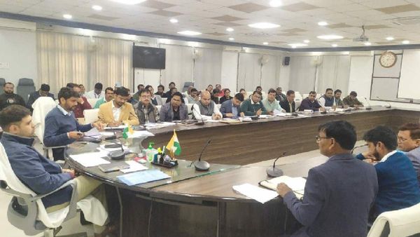 Maharajganj News: ई-श्रम कार्ड धारकों को सरकार दे रही विशेष सुविधा, ये हैं पात्रता की शर्ते