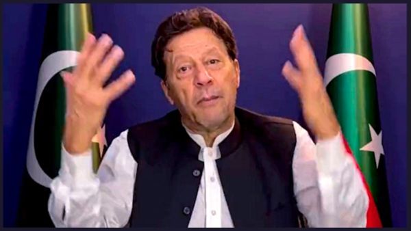 Pakistan Elections: इमरान खान से बल्ला छिना, हुए चुनाव से ‘रन आउट’